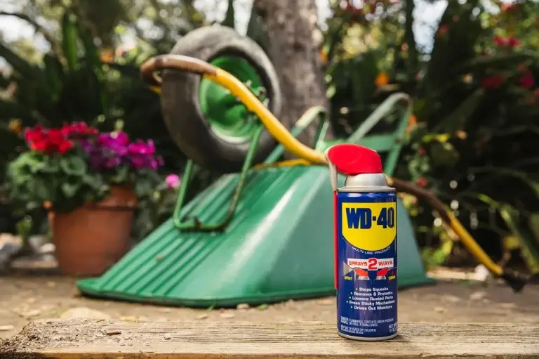 WD40 buitenshuis gebruiken