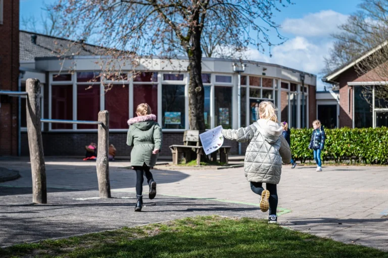 Schoolplein reinigen kosten